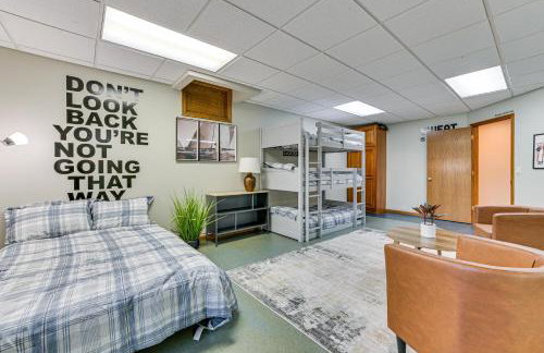 7,000 Sq Ft! Private Rapid City Estate with Pool - Foto 23