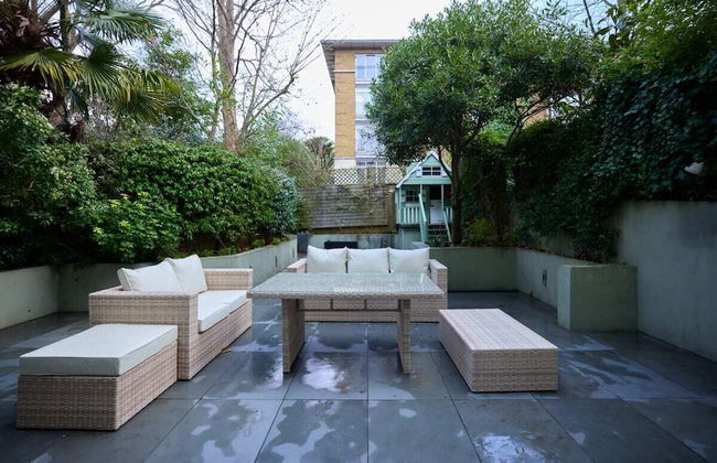 The South Hampstead Hideaway - Stylish 6bdr Home - Photo 34