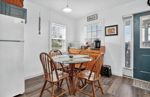 Welcome to Hokie Haven by the Bay - where Chesapeake sunsets meet Hokie spirit. - Foto 17