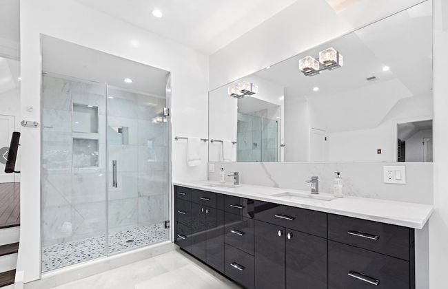 Monmouth Beach 4BR Villa on the Water - Foto 35