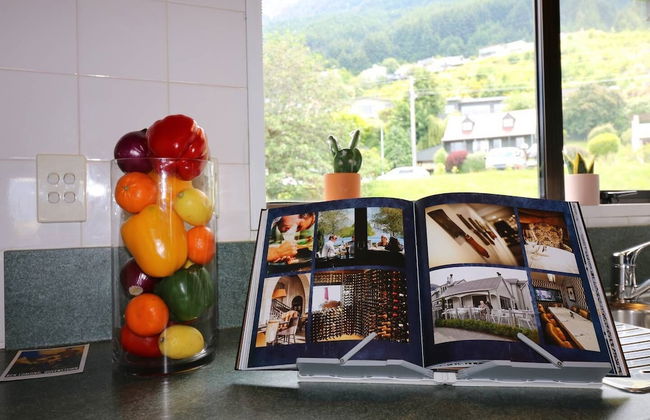 Spacious Lake View Alpine Townhouse Walk TO Town - Foto 19