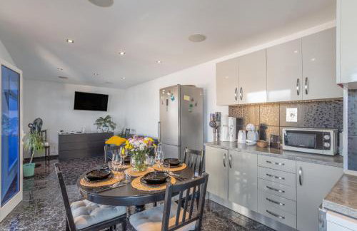 Welcome To The Relax Zone - Photo 8