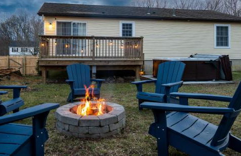 NEW! Updated Mystic Home w/ Sauna, Hot Tub & Deck - Foto 38