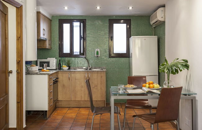 AinB Las Ramblas-Guardia Apartments - Photo 27