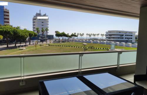 White-blue vibes, seafront 2-bedroom apt - Foto 17