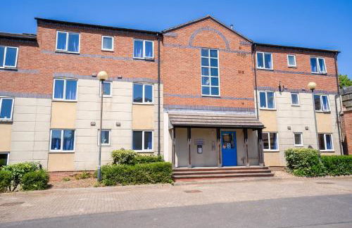 Ensuite Bedrooms with Shared Kitchen and Apartments at Simpsons Hall in Nottingham - Photo 8