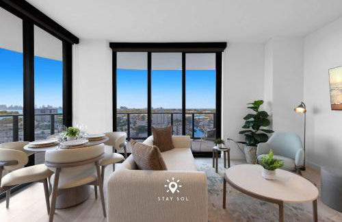 Chic 2BR Apartment Gym & Balcony Views - Foto 46