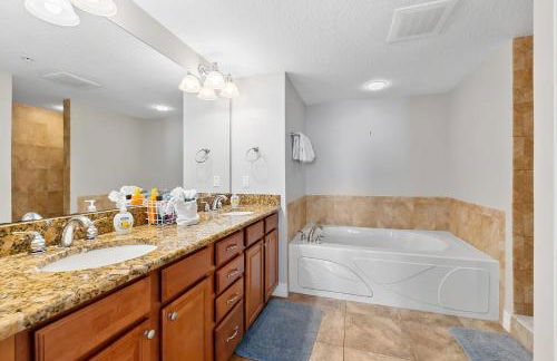 Beachfront 3BR Condo with Stunning Views Daytona - Photo 53