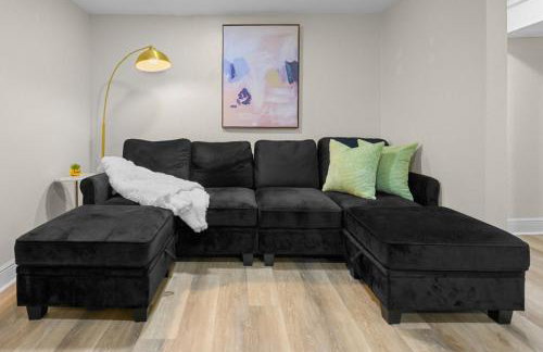 Cozy 2BR Retreat w/ Outdoor Deck - Photo 1