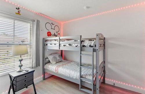 Newly Remodeled 4BD/4BA Townhouse-Regal Palms Resort Near Disney - Foto 22