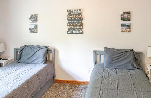 Lake-View Retreat with Fire Pit in Mountain Home! - Foto 25