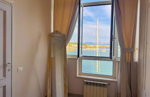 LA MAISON DU PORT - Superior Apartment, bright, glam, and refined with a wonderful sea view in Anzio city center - Foto 35