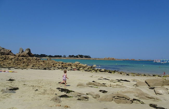 Stone House Near Pink Granite Coast Beaches - Photo 13