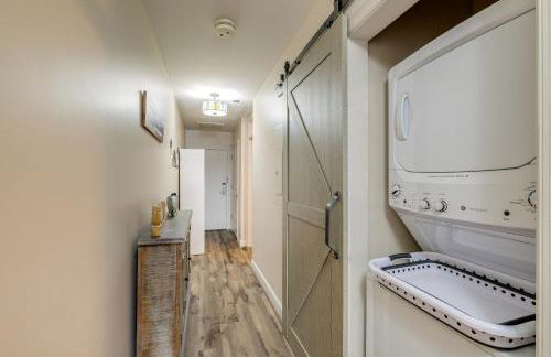 Top-Floor Balcony and Serene Views Huddleston Condo - Foto 18