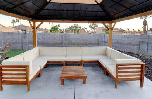 Epic 6BR with Pool, Spa and Fire Pit - Walk to Trails - Foto 11