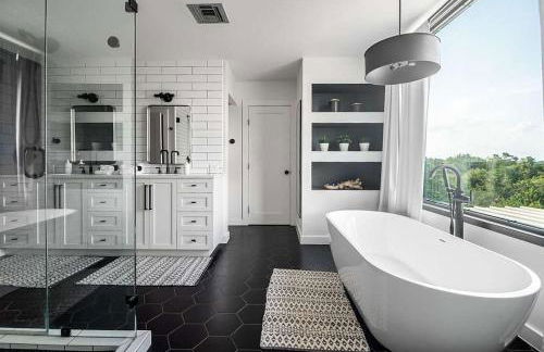 Luxury 4-Bedroom Container Home, Hot-Tub & Firepit - Foto 22