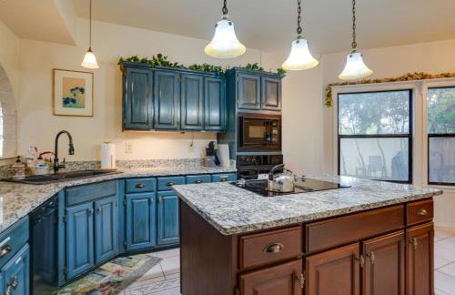 Spacious San Antonio Home with Patio and Grill! - Foto 11