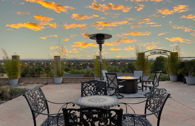 Paso Vista Bella by Avantstay Luxe Group Escape w Wine Country Views - Photo 35