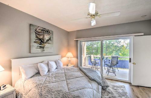 Views, Pools and Marina Lake Keowee Condo! - Foto 8