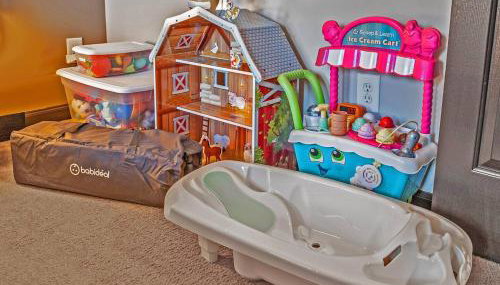 Kid-Friendly 4BR Oasis Stocked With Toys - Foto 2
