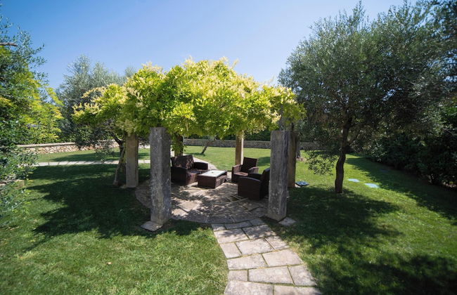 Trullo Meraviglia With Garden And Pool - Photo 31