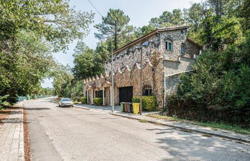 2 Bedroom Cozy Apartment In Vidreres - Foto 1