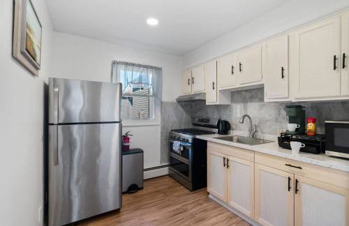 3BR Home 2 Baths Bonus Room, Minutes to NYC - Photo 12