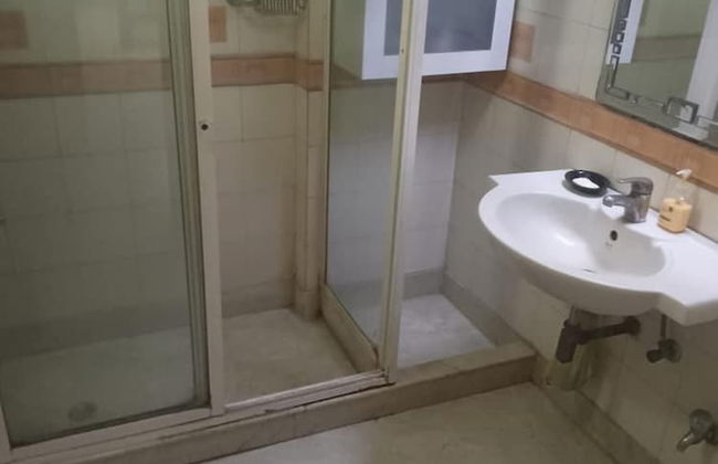 Captivating 2-bed Apartment in New Delhi - Foto 10