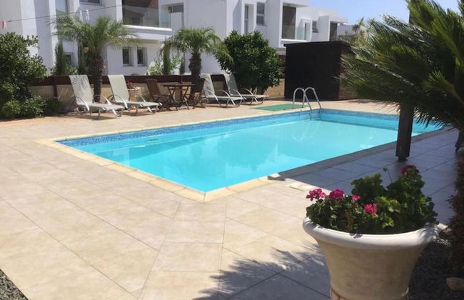 Carolyn Villa , Ayia Napa - Foto 32