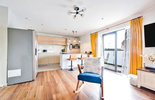 Stylish 2 bed 2 bath apt in Wembley - Foto 29