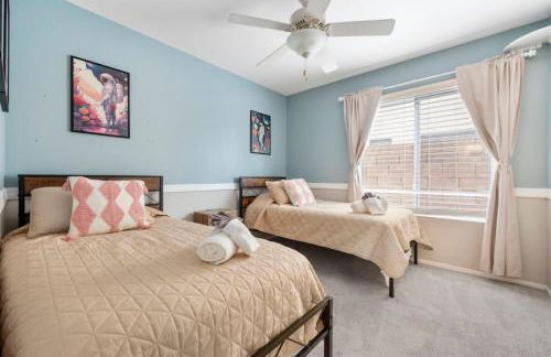 Sunkissed Private Pool 3BR Oasis w Outdoor Lounge - Foto 28