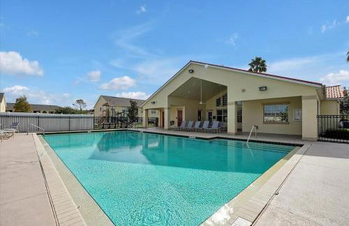 Remodeled Retreat: Tranquil Resort Oasis Near Theme Parks - Foto 51