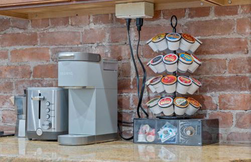 Large Home - Great Location - 15 Minutes to NYC - Foto 48