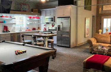 Cozy Barn with Pool Access & Near Lake Conroe - Foto 37