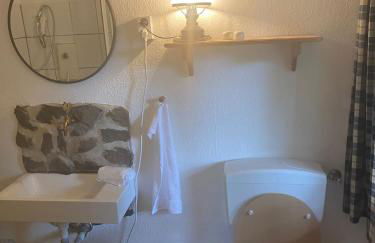 Autarke, idyll. Hütte mit Kamin+Aussicht - Photo 11