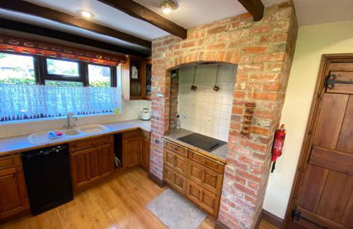 Stunning Rustic Home, New Forest National Park - Photo 13