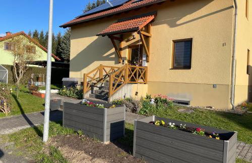 Dorfidyll im Grünen - Foto 1