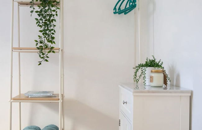 Sunny Modern Nr Beach Village w Parking - Photo 21