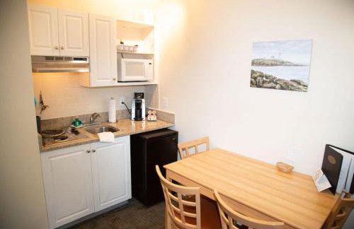 Courtyard Resort - Photo 6