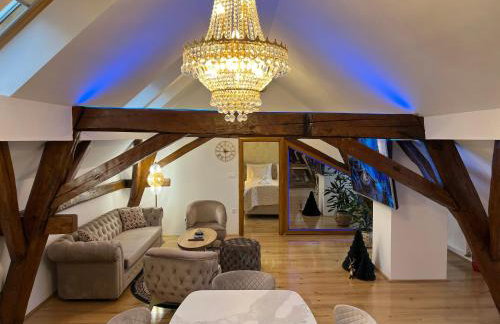 La Luna Royal Deluxe Luxury House with Pool & Jacuzzi, Bikes and Secured Parking - Photo 33