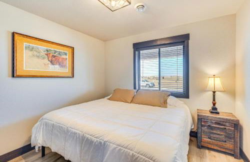 Balcony and Views Sturgis Twin Peaks Cabin - Foto 13