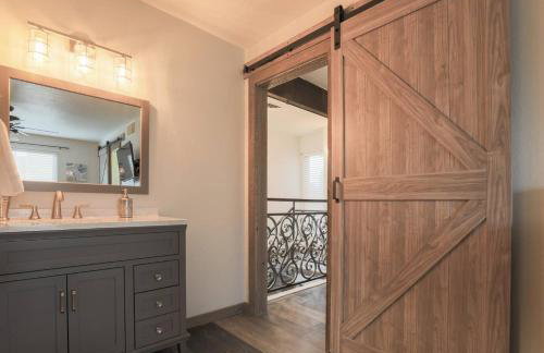 The Plaza - An Irvie Home w Summer Pool - Photo 15