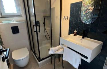 Group Stay near BER Airport - 2 Private Apartments - Foto 19