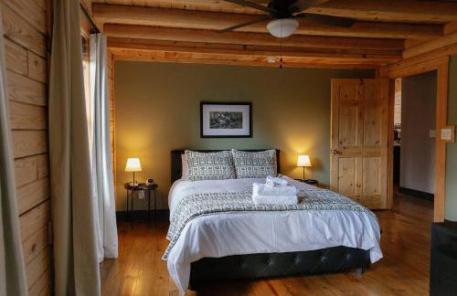 Arch Fun Cabin - Modern Cabin with Hot Tub, Games & Views - Foto 15