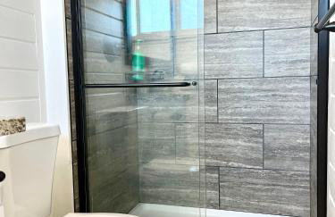 NEW cozy beautiful house with pool and hot tub - Foto 46