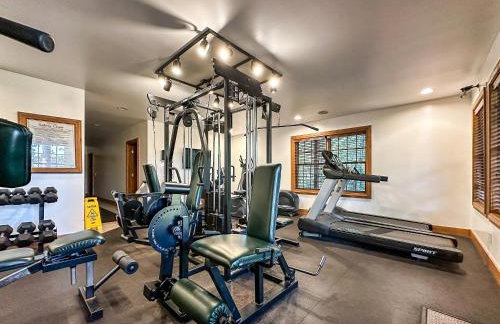 Epic Mountain Views, Hot Tub, Game Room, Sleeps 10 - Foto 73