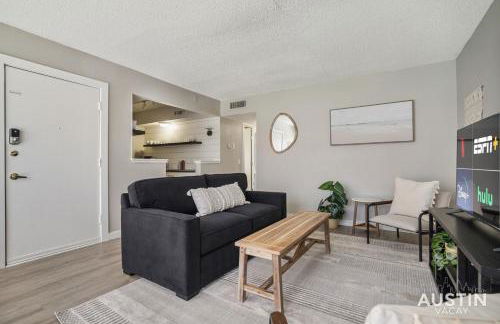 Enjoy Poolside TVs and Private Cabanas off N Lamar - Photo 10