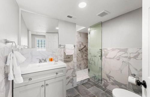 Mansion With Private Pool Basketball & Tennis courts - Foto 50