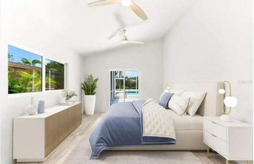 Blue Lagoon Hideaway 3BR Coastal Chic Retreat - Photo 13