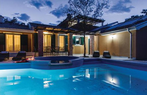 Gorgeous Home In Rezanci With Jacuzzi - Foto 2